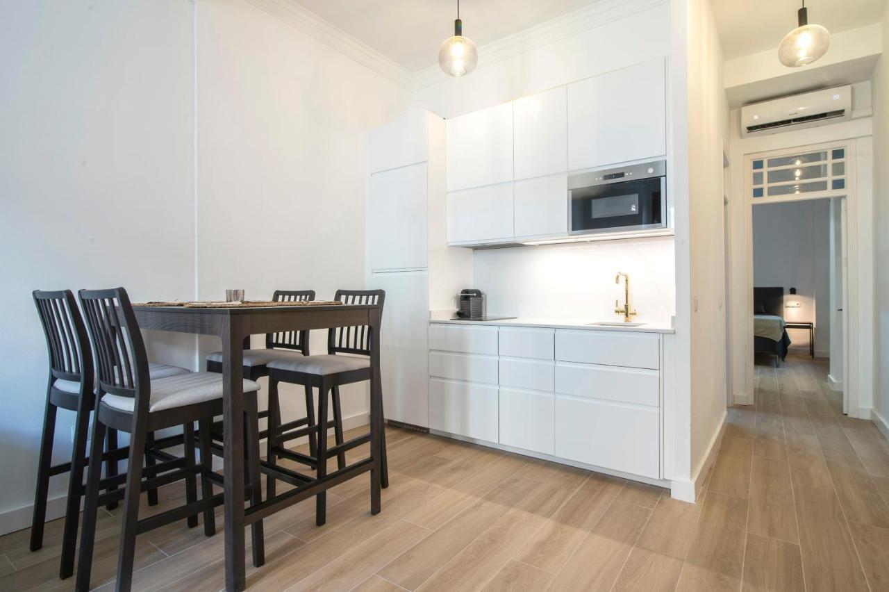 Pineapple Trinidad Grund Soho Apartment Malaga Bagian luar foto
