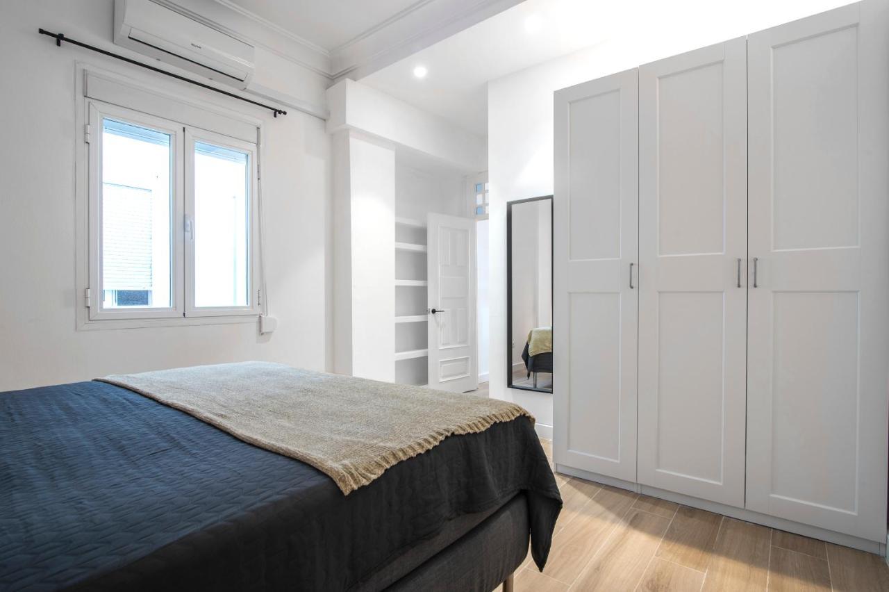 Pineapple Trinidad Grund Soho Apartment Malaga Bagian luar foto