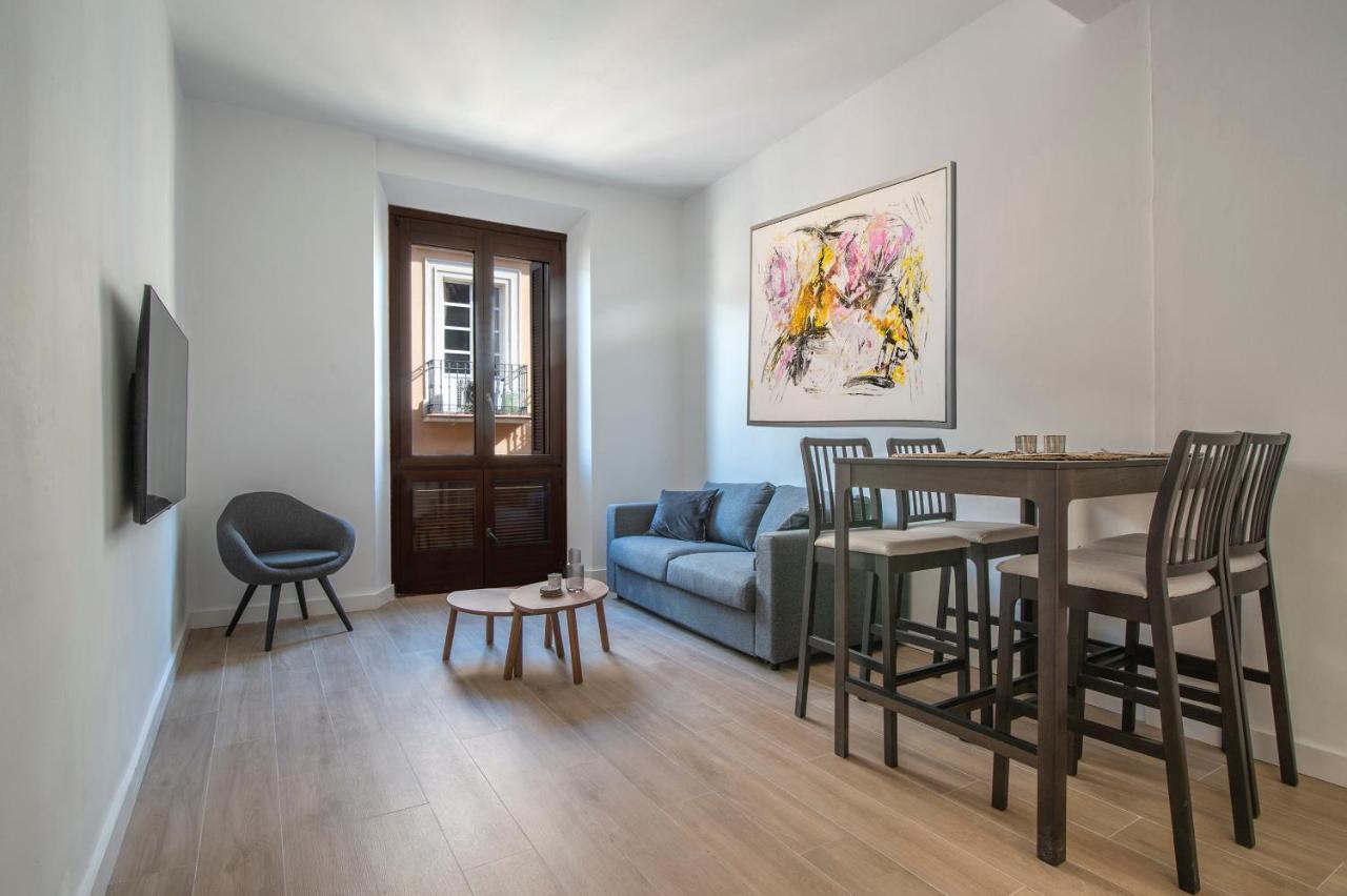 Pineapple Trinidad Grund Soho Apartment Malaga Bagian luar foto